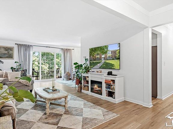3rd image of 490 Fox Hills Dr N APT 8