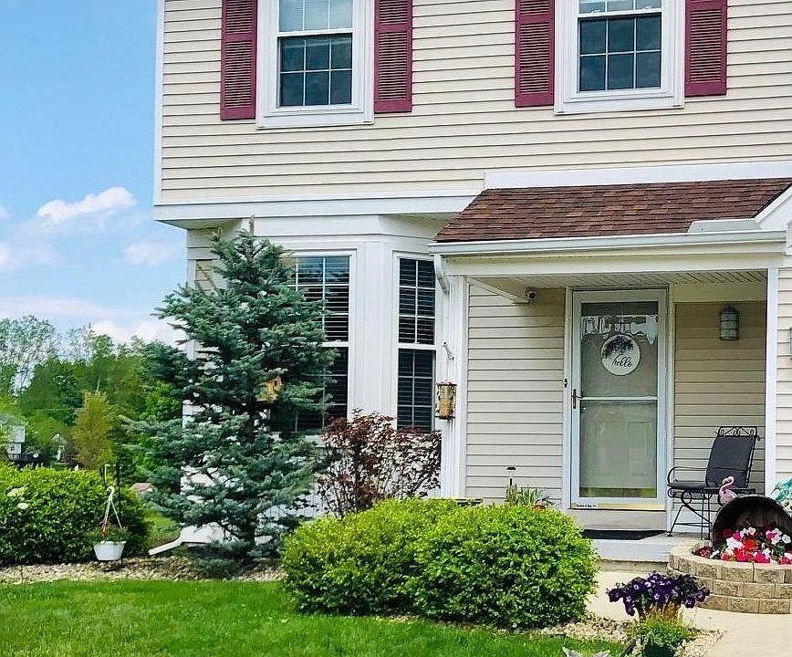1st image of 463 Waterbury Ct #182