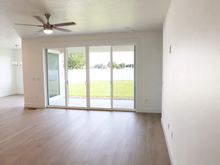 1761 W Arya St — Photo 3