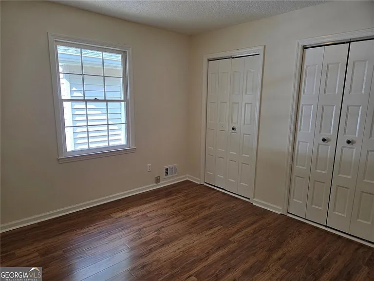 984 Overlook Dr — Photo 19