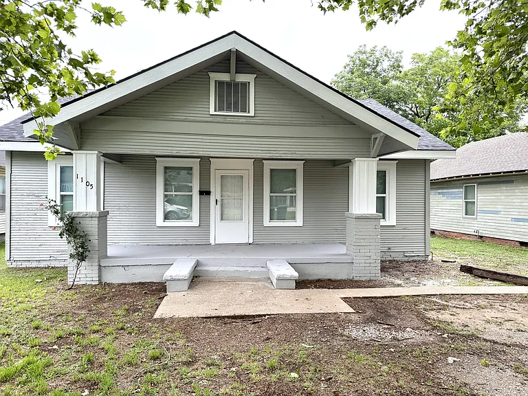 1105 NW Burch St — Photo 27