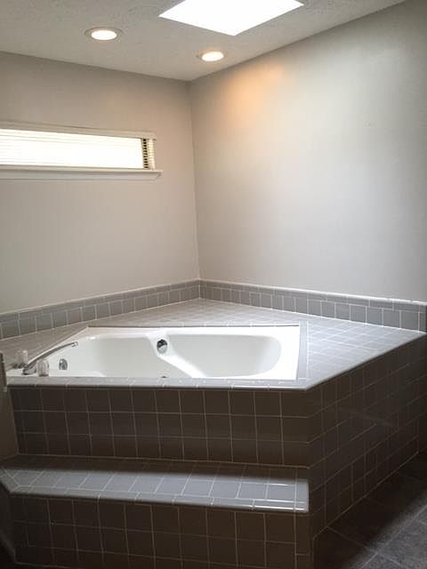 2nd image of 2616 Somerset Dr