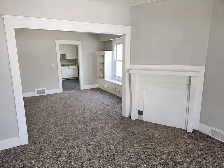 12514 Locke Ave — Photo 9