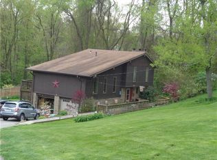 7 Royal Oaks Dr, Charleroi, PA