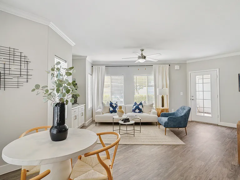 Allegro Apartments — Photo 4