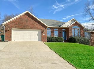 3847 Savannah Ln, Springdale, AR 72762