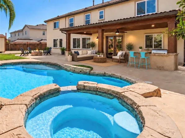 32848 Seattle Slew Cir, Menifee, CA 92584
