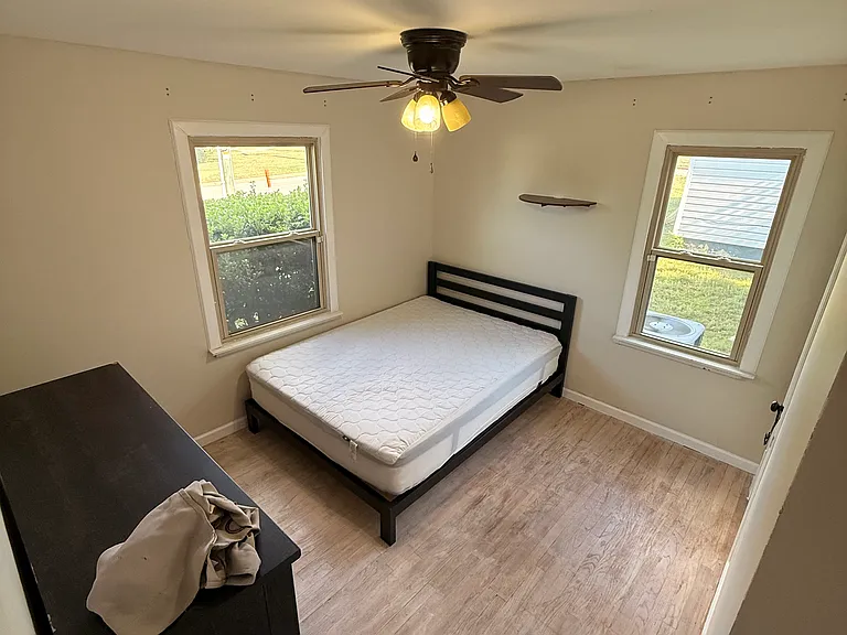 3105 N Lindsay Ave — Photo 8