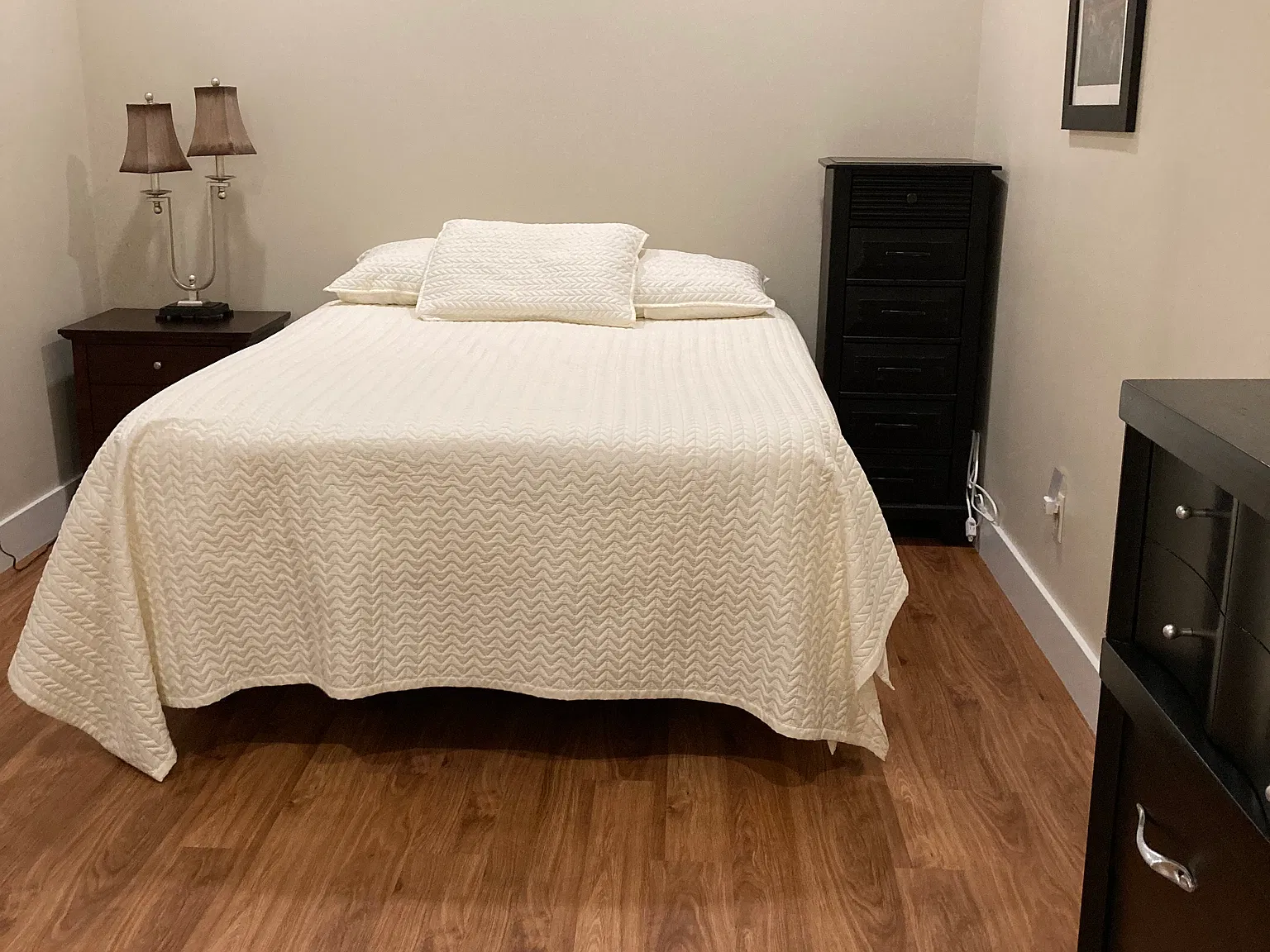 1 bed, 700 sqft, $1,200 — Photo 3