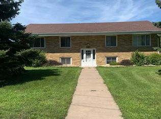 2244 Pike Lake Dr, Saint Paul, MN 55112