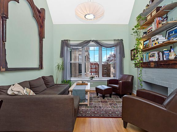 3rd image of 1430 W Lunt Ave APT 3E
