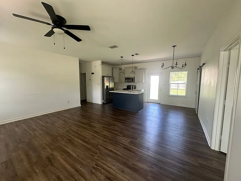 205 Gordon St — Photo 3