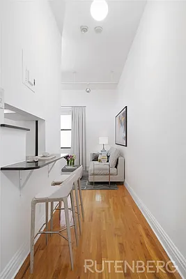 Rented by R New York | media 19