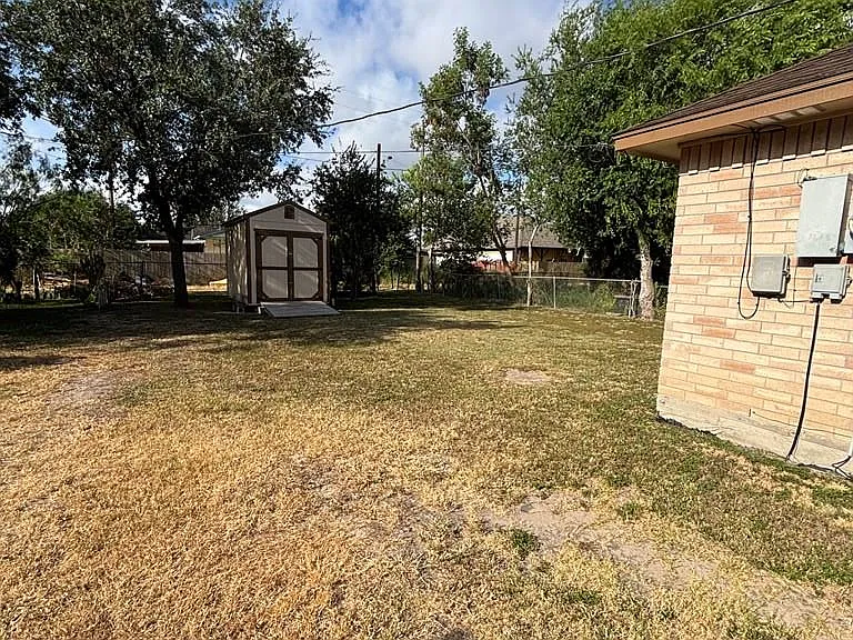 1101 W Jefferson Ave — Photo 4