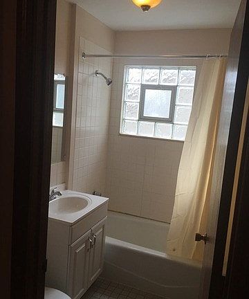 5th image of 2941 N 75th Ave #2