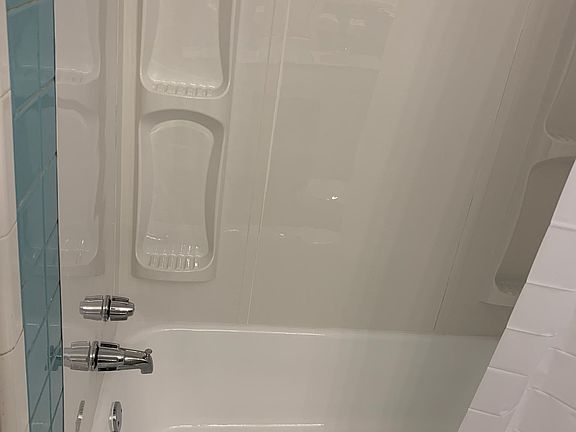 4th image of 705 Abington Dr