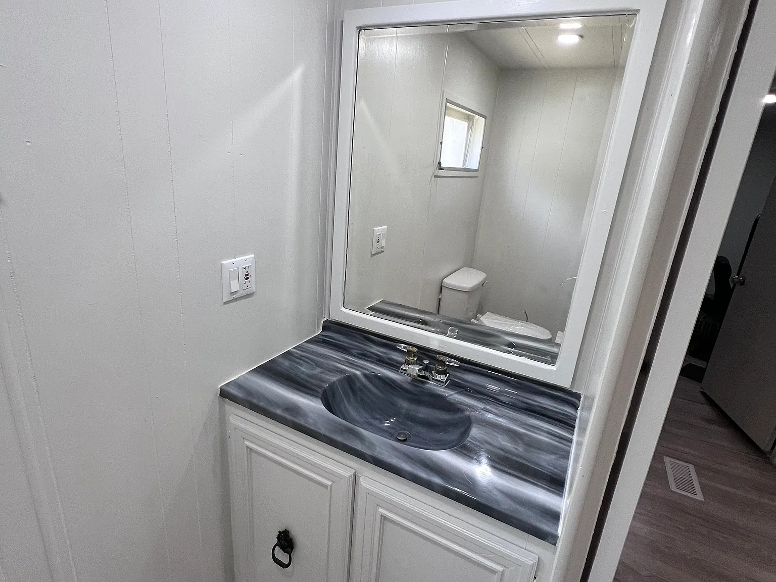 1 bed, 1003 sqft, $975 — Photo 2