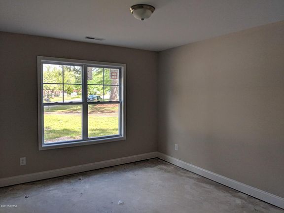 5th image of 9558 Blake Circle NE