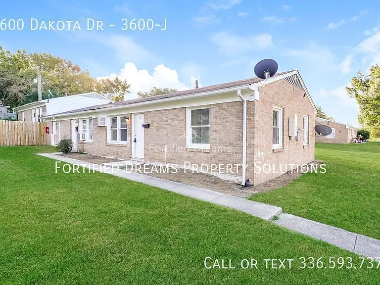 3600 Dakota Dr #J — Photo 4