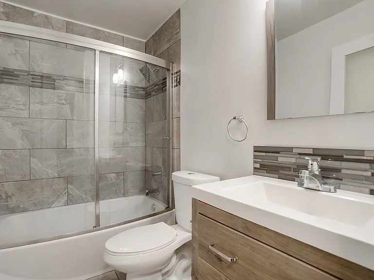 3638 W 113th St — Photo 14