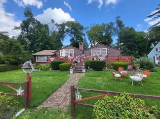 40 S Shore Trl, Sparta, NJ 07871