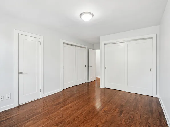 1130 Pelham Parkway South image 7 of 16