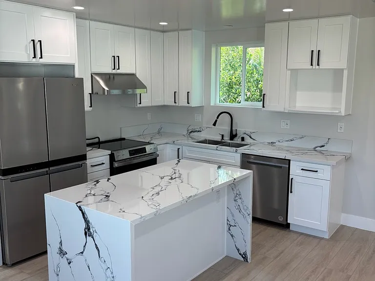 6503 Lindenhurst Ave — Photo 3