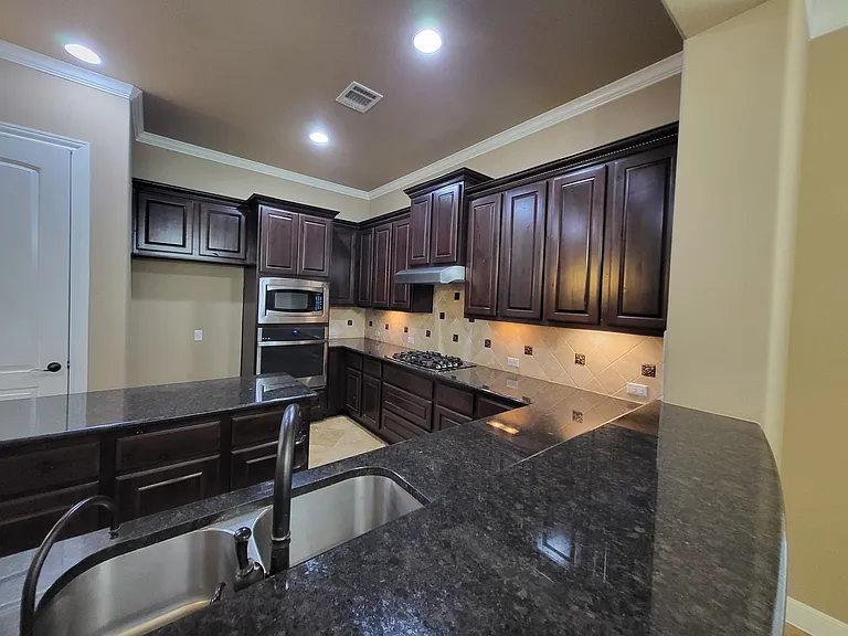 2216 Rivina Dr — Photo 3