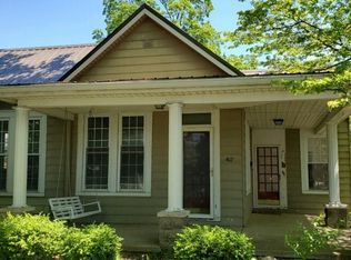 402 NE 5th St, Washington, IN 47501