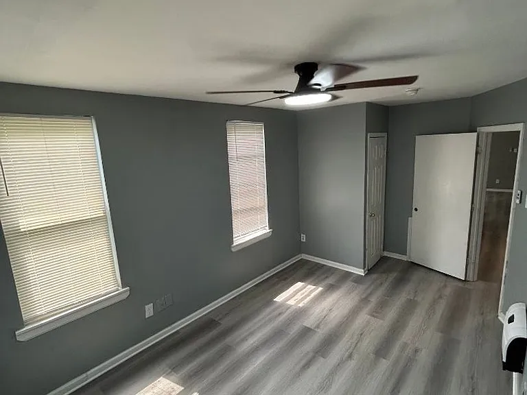 5115 Old York Rd — Photo 2