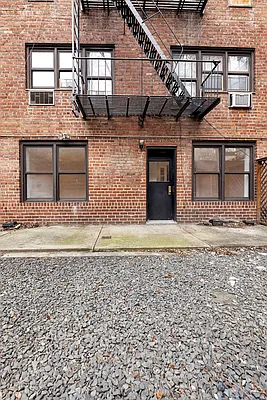 Rented by Cooper & Cooper Real Estate | media 20