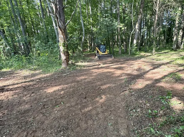 618 W D White Rd, Sparta, TN 38583