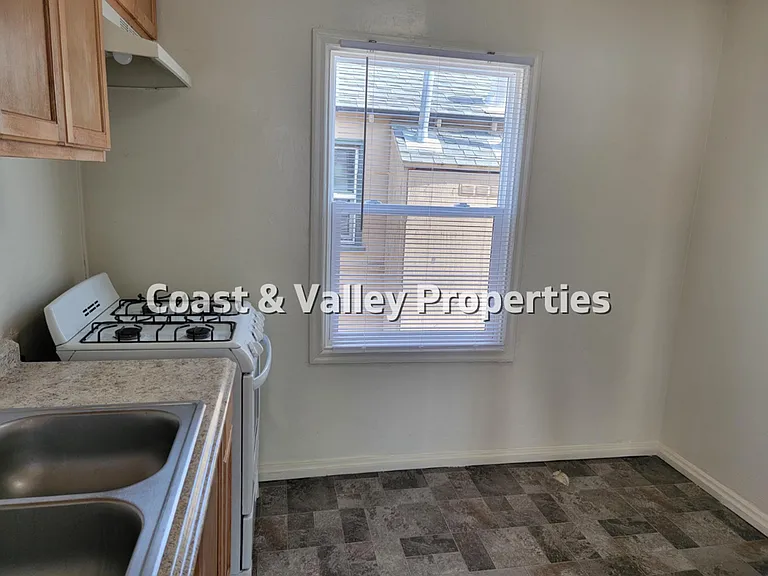845 El Camino Real N — Photo 3
