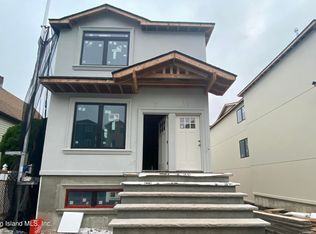 18 Brown Pl, Staten Island, NY 10305