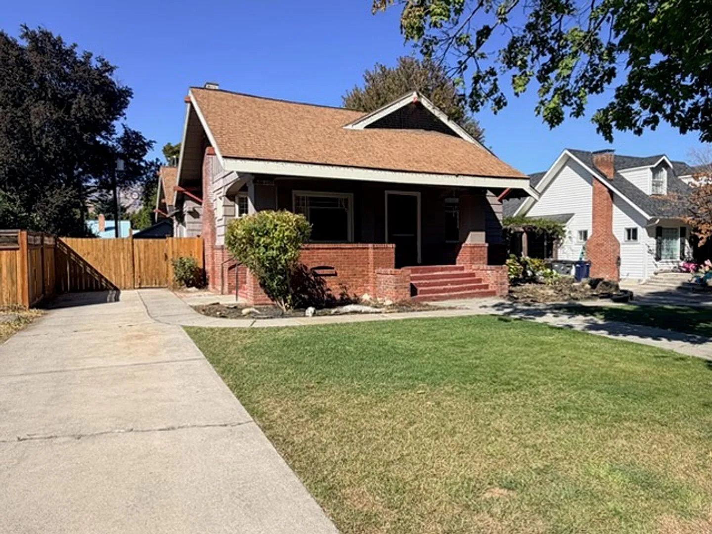 Beautiful 3 bed, 1.75 bath home in the Wenatchee's Historic District! — Photo 1