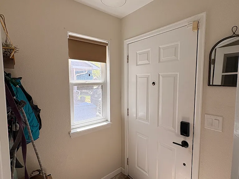 5226 Estes Cir — Photo 2
