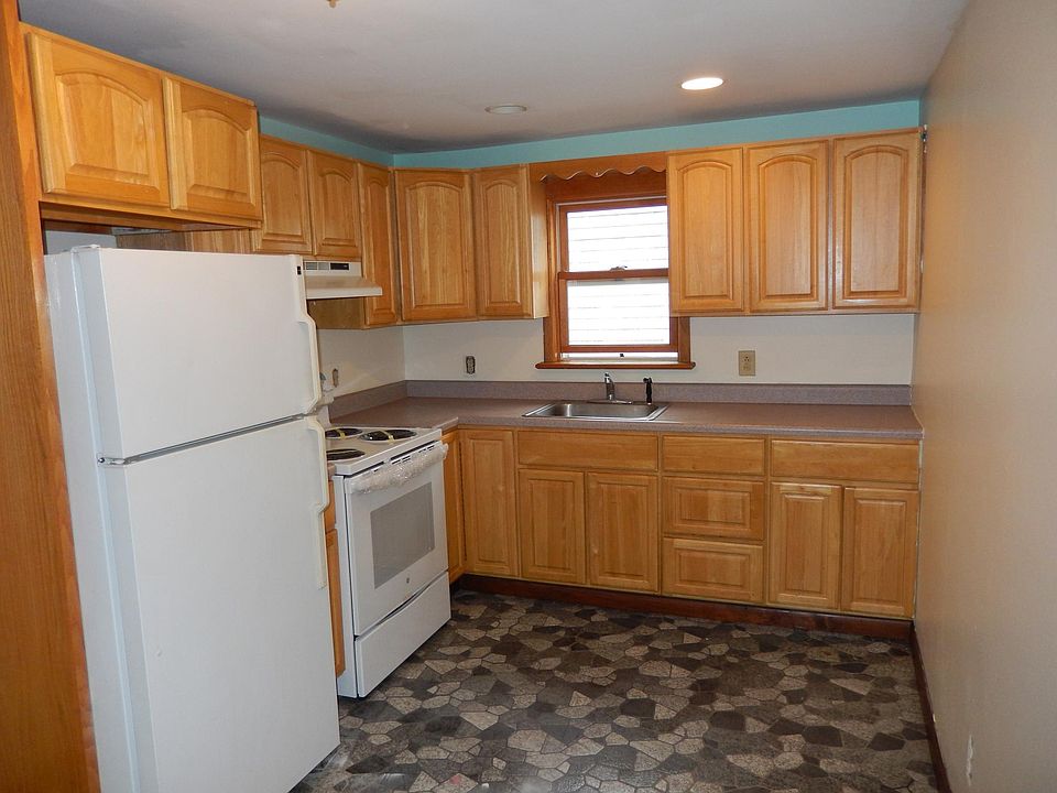 2nd image of 30 Brook St #B