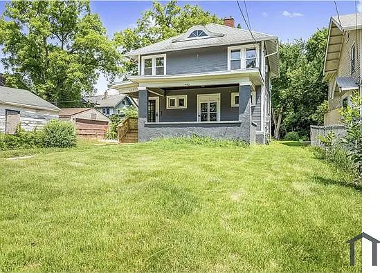 443 N Hinkley Ave — Photo 1