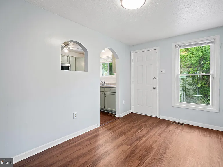 1326 N Stockton St — Photo 8