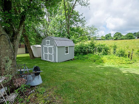 5th image of 5521 Hazel Dr