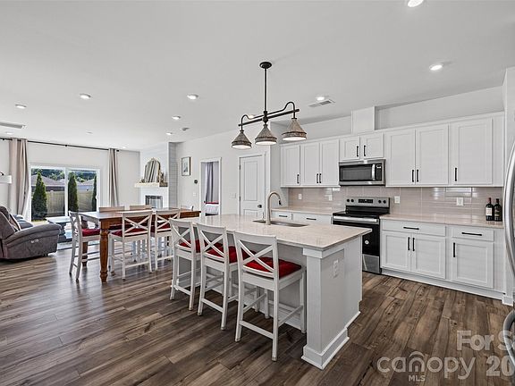 5th image of 661 Cashion Rd #103