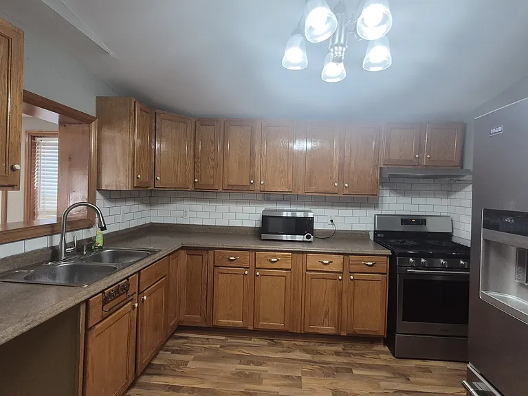 2502 Union St — Photo 5
