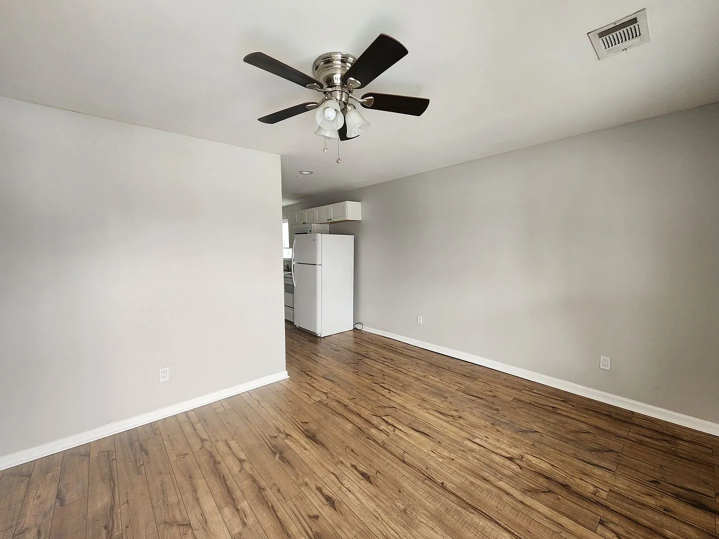 2 Bedroom 1 Bath Home in Downtown Newnan convenient to city parks — Photo 2