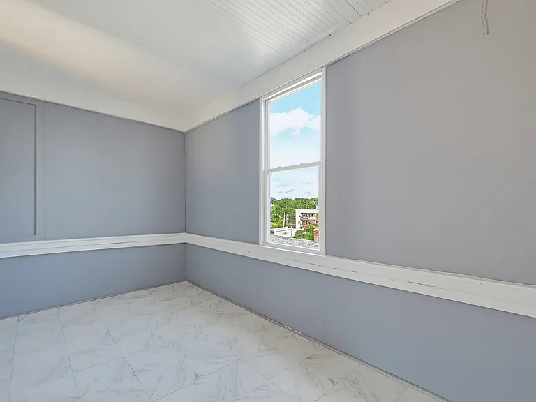 12-12R Granite St #3 — Photo 4