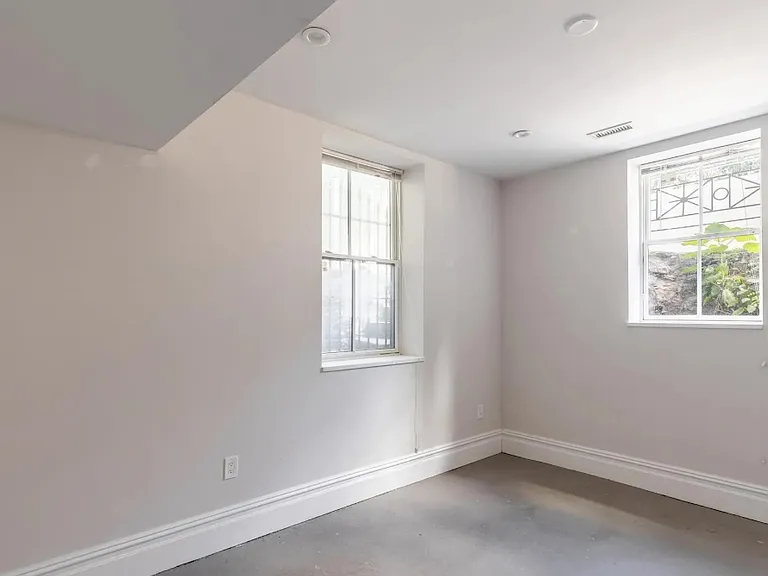 89 Cedar St #2A — Photo 10