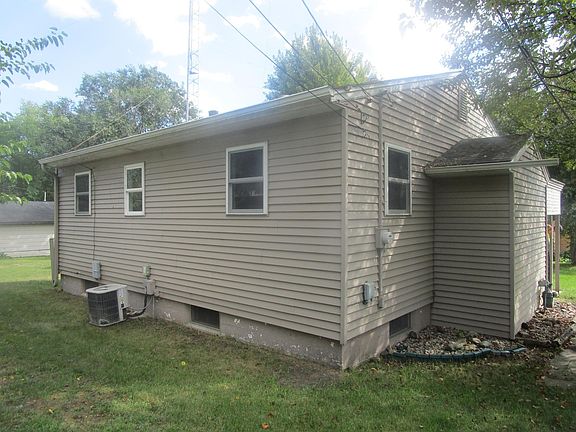 2nd image of 721 Riverside Ct