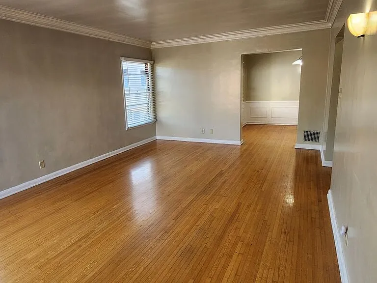 1338 S Dunsmuir Ave — Photo 11