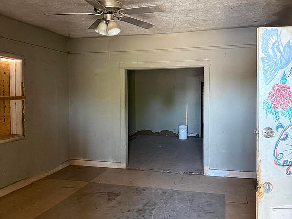 3rd image of 1427 S 13TH Place