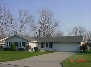 320 Lawndale Dr, Bryan, OH 43506