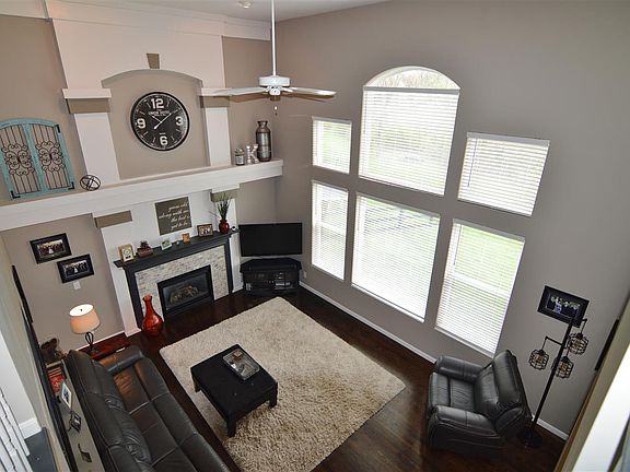 4th image of 10822 War Admiral Dr